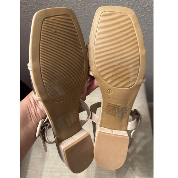 Journee Collection Women's Dorothy Pump Sling Back Sandal Beige Size 11 - Picture 12 of 12